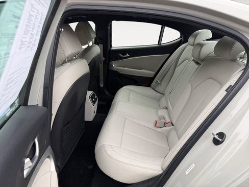 Used 2025 Genesis G70 2.5T image 28