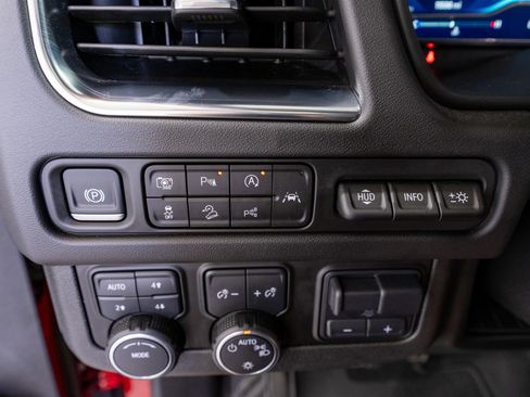 Used 2024 Chevrolet Tahoe High Country w/ Advanced Technology Package AWD/4WD image 31