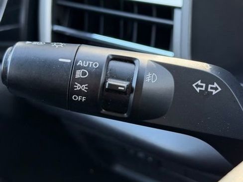 Used 2024 Mitsubishi Outlander SE image 8