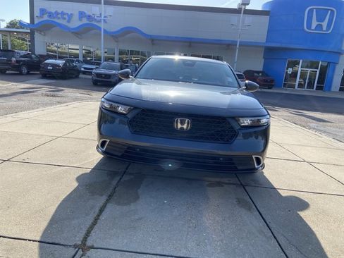 Used 2024 Honda Accord Touring image 3