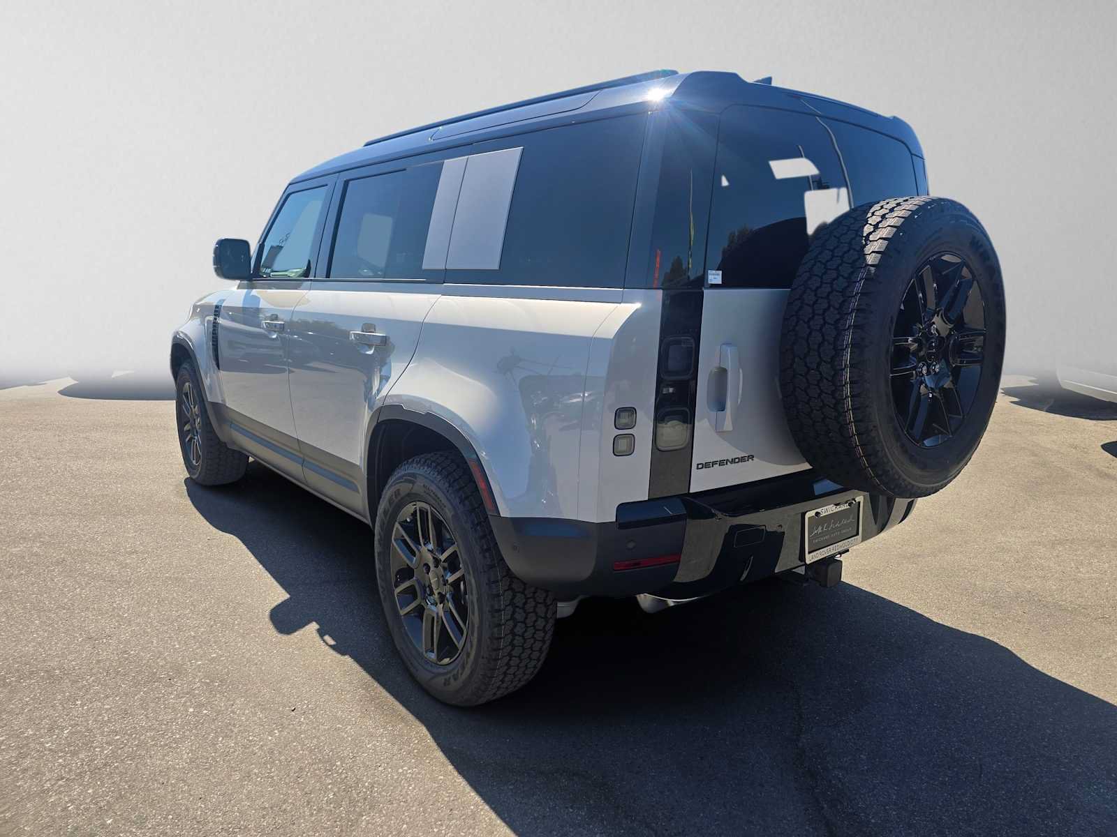 New 2026 Land Rover Defender 110 S AWD/4WD image 3