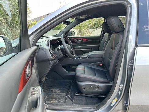 New 2026 Chevrolet Traverse RS w/ LPO, Floor Liner Package FWD image 2