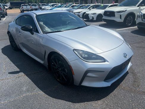 Used 2022 Toyota GR86 Premium RWD image 4