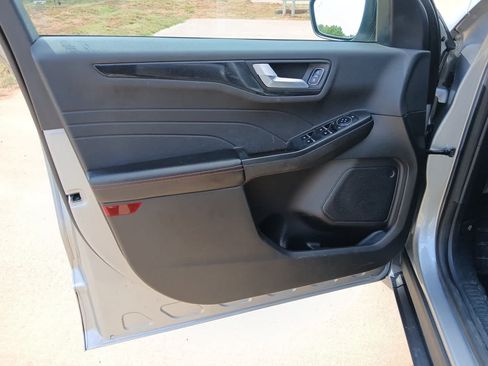 Used 2023 Ford Escape ST-Line AWD/4WD image 12