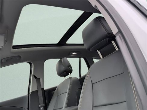 Used 2021 GMC Terrain SLT image 22