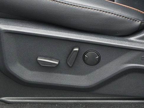 New 2026 Ford F250 Lariat w/ Black Appearance Package image 9