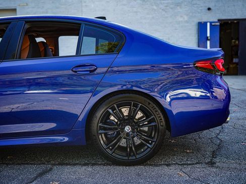 Used 2023 BMW M5 image 12