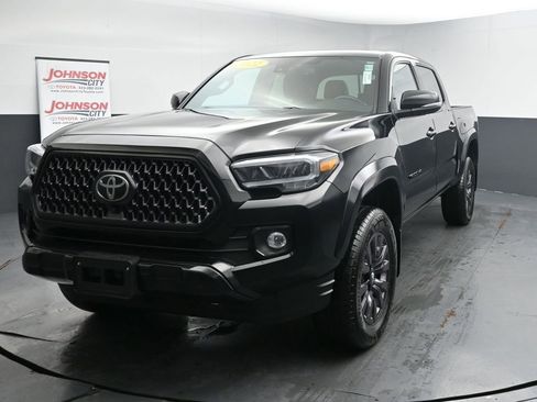 Used 2022 Toyota Tacoma Limited w/ Nightshade Package image 4