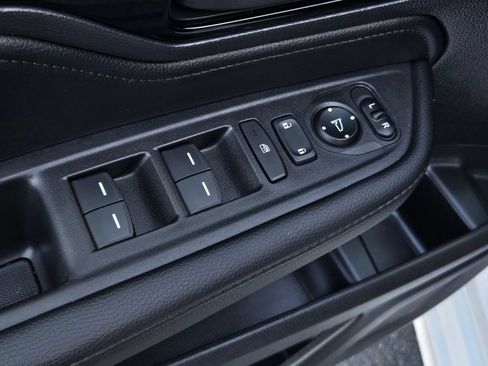 Used 2025 Honda Odyssey Touring image 11