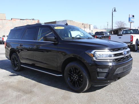 Certified 2022 Ford Expedition Max XLT image 4