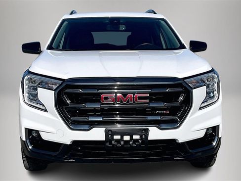 Used 2023 GMC Terrain AT4 image 3