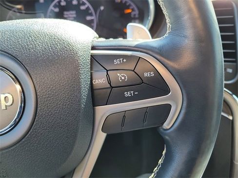 Used 2017 Jeep Grand Cherokee Overland image 28