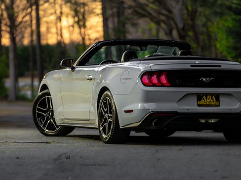 Used 2022 Ford Mustang Premium image 31
