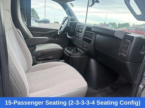 Used 2017 Chevrolet Express 3500 LT w/ LT Preferred Equipment Group RWD image 21