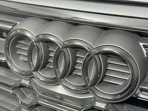 Certified 2025 Audi SQ5 Premium Plus w/ Premium Plus Package image 32