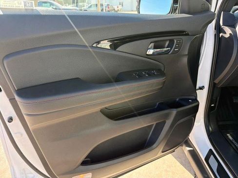 New 2026 Honda Ridgeline Black Edition image 17
