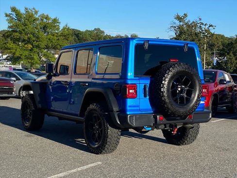 Used 2024 Jeep Wrangler Unlimited image 3