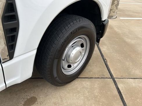 Used 2024 Ford F250 XL image 15