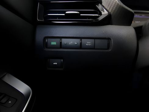 Used 2024 Nissan Sentra SR w/ SR Premium Package FWD image 25