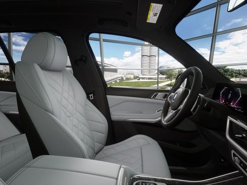 Used 2026 BMW X5 xDrive40i w/ M Sport Package AWD/4WD image 35