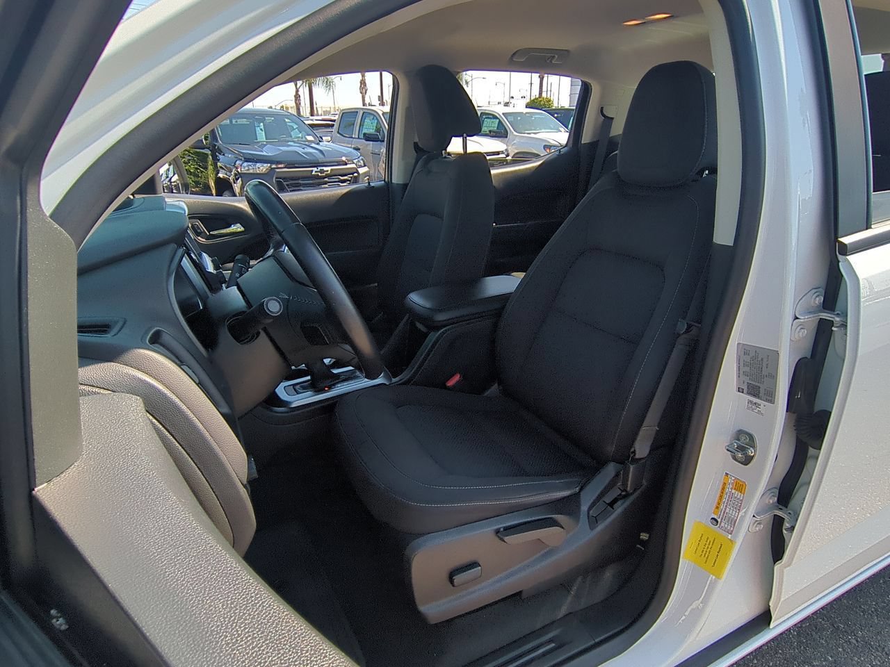 Used 2022 Chevrolet Colorado LT RWD image 17