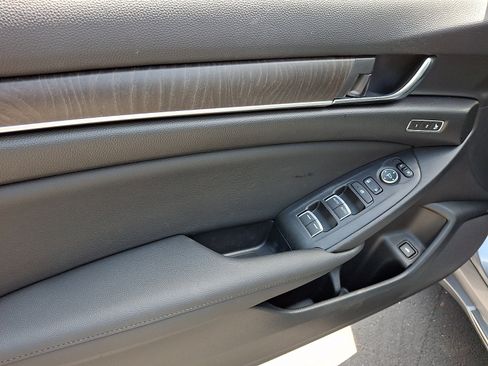 Used 2021 Honda Accord EX-L image 12
