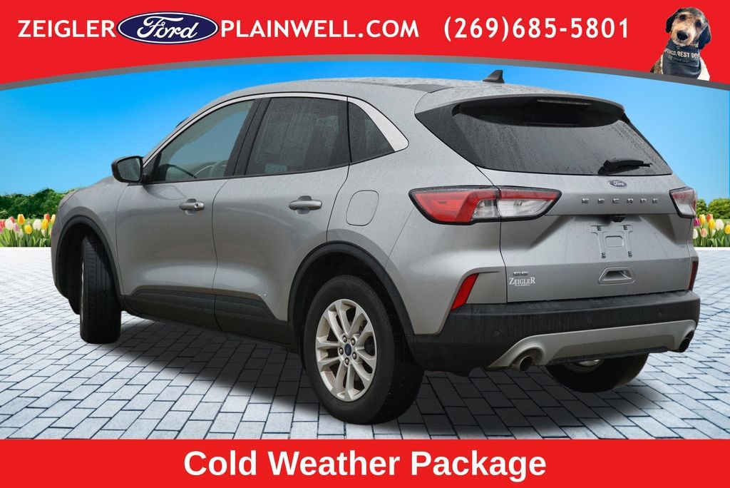Used 2022 Ford Escape SE w/ Cold Weather Package FWD image 3