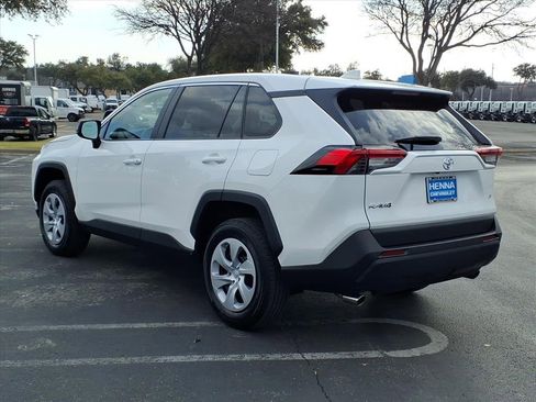 Used 2025 Toyota RAV4 LE image 9