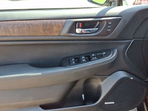 Used 2017 Subaru Outback 3.6R Limited AWD/4WD image 12