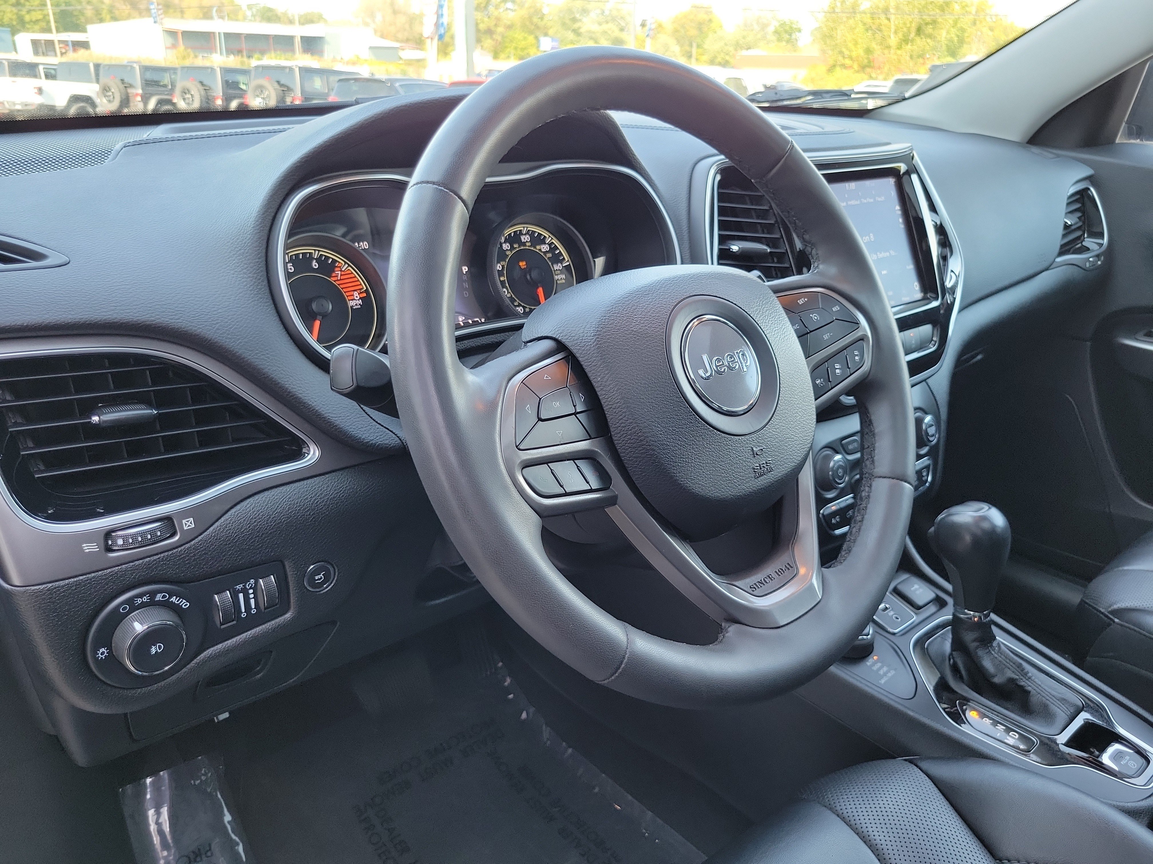 Used 2022 Jeep Cherokee Limited w/ Elite Package AWD/4WD image 10
