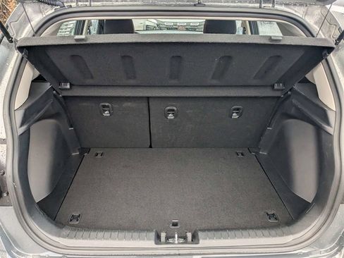 Used 2025 Hyundai Venue SEL image 13