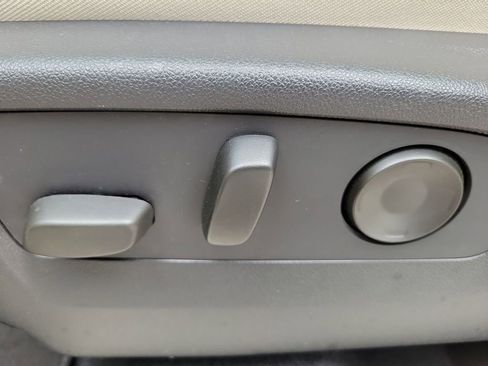 Used 2021 Buick Envision Essence FWD image 17