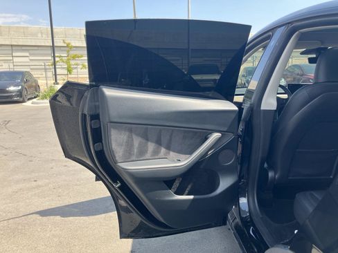 Used 2023 Tesla Model Y Performance AWD/4WD image 16