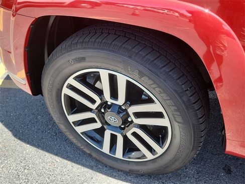 Used 2022 Toyota 4Runner Limited image 19