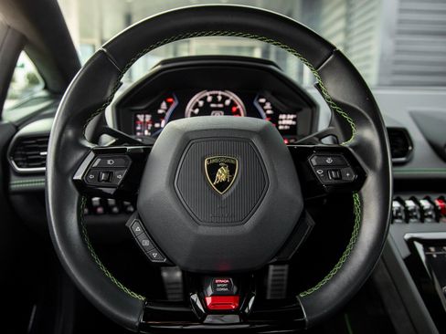 Used 2021 Lamborghini Huracan EVO image 28