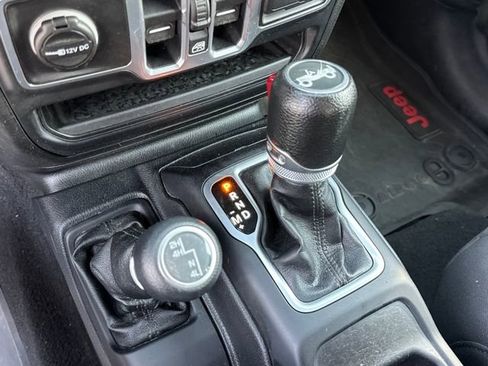 Used 2018 Jeep Wrangler Unlimited Sport S image 15