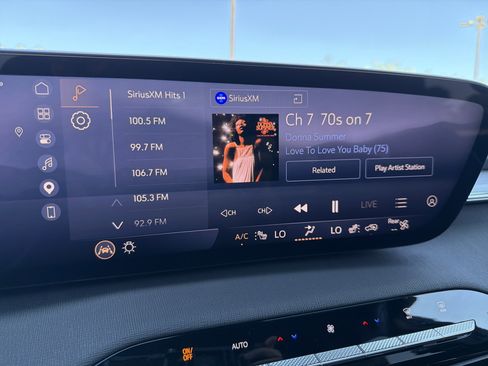 Used 2025 Buick Enclave Preferred FWD image 6