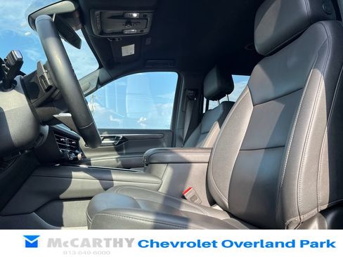 Used 2025 Chevrolet Tahoe LT AWD/4WD image 9
