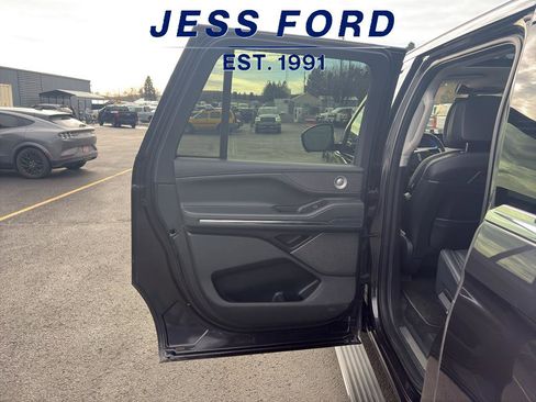 Used 2025 Lincoln Navigator L Reserve image 15