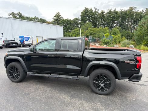 Used 2024 Chevrolet Colorado Trail Boss w/ Technology Package AWD/4WD image 9