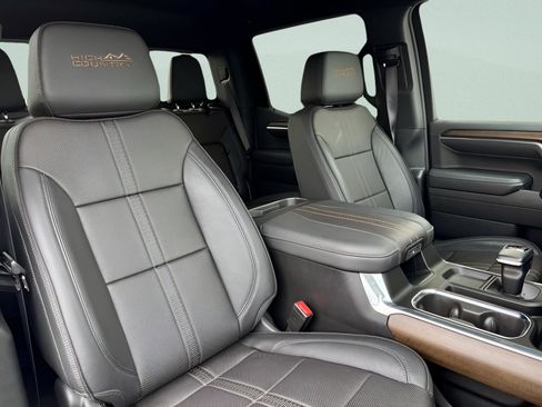 Used 2024 Chevrolet Silverado 1500 High Country w/ Technology Package image 35