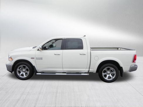 Used 2017 RAM 1500 Laramie w/ Convenience Group AWD/4WD image 4