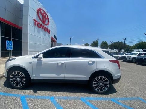 Used 2017 Cadillac XT5 Premium Luxury FWD image 16