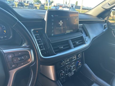 Used 2023 Chevrolet Suburban LT image 10