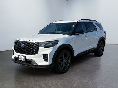 New 2026 Ford Explorer ST-Line w/ ST-Line Street Pack AWD/4WD image 1