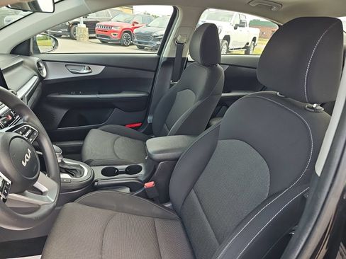 Used 2022 Kia Forte LXS w/ LXS Technology Package FWD image 10
