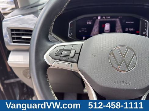 Used 2022 Volkswagen Taos SEL w/ Panoramic Sunroof Package FWD image 19