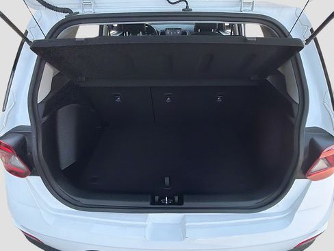Used 2025 Hyundai Venue SEL FWD image 28