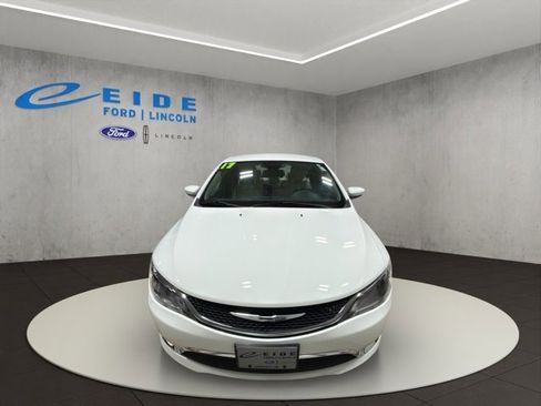 Used 2017 Chrysler 200 Limited Platinum w/ Comfort & Convenience Group image 4