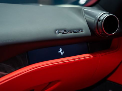 Used 2023 Ferrari F8 Tributo RWD image 15